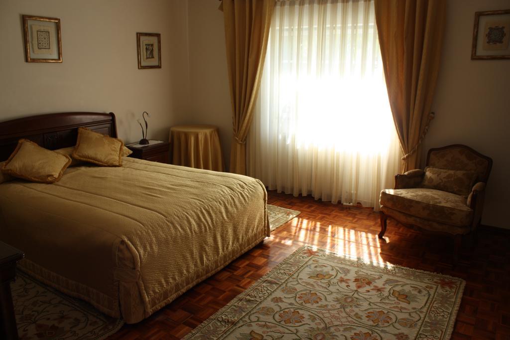 Casa Da Nelita Villa เซามาร์ทินโญโดปอร์โต ภายนอก รูปภาพ